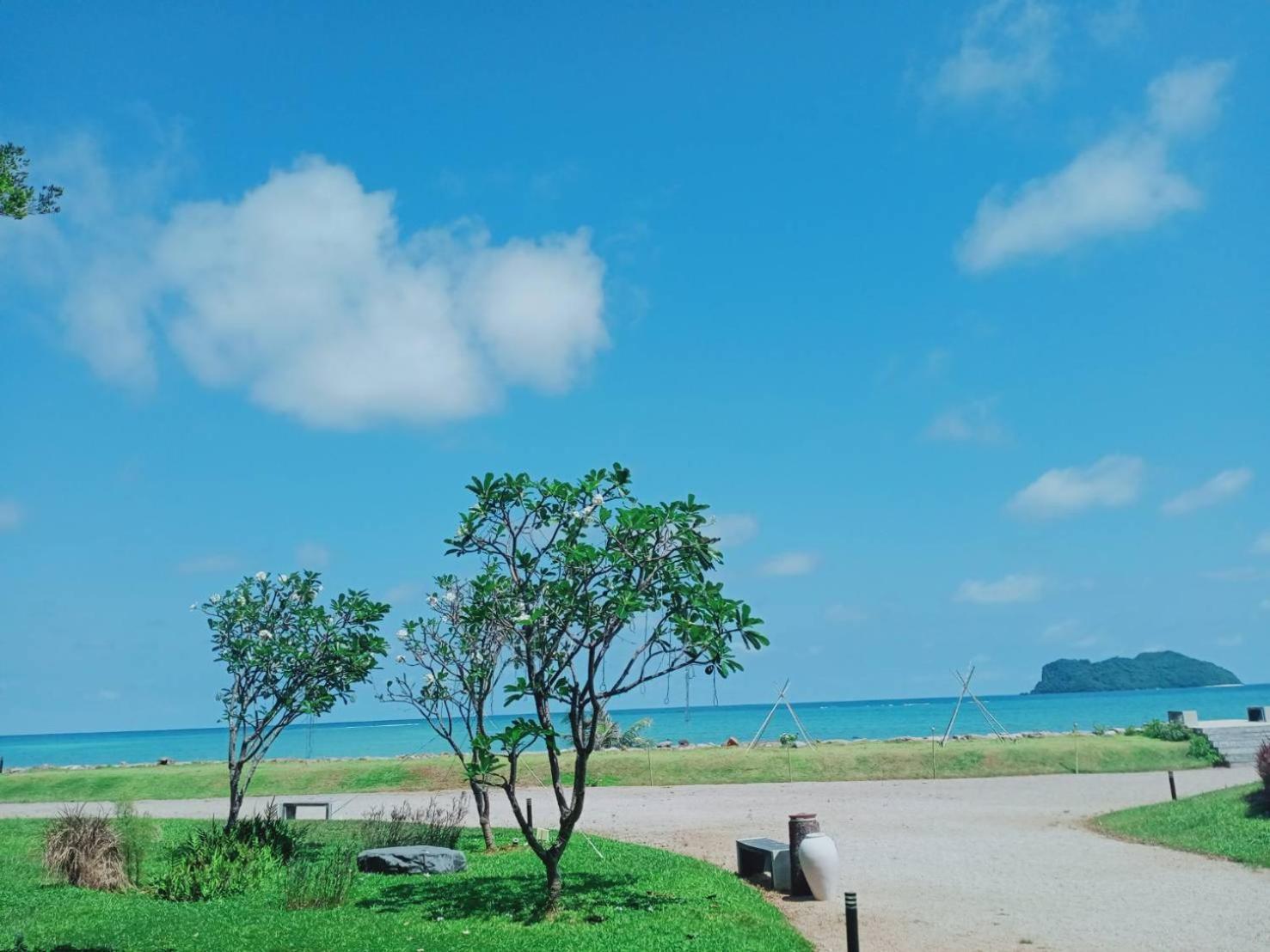 The Beach Resort & Residence - Sha Plus Pathiu Екстериор снимка